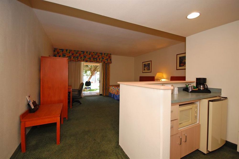 Windemere Hotel & Conference Center Mesa Bagian luar foto